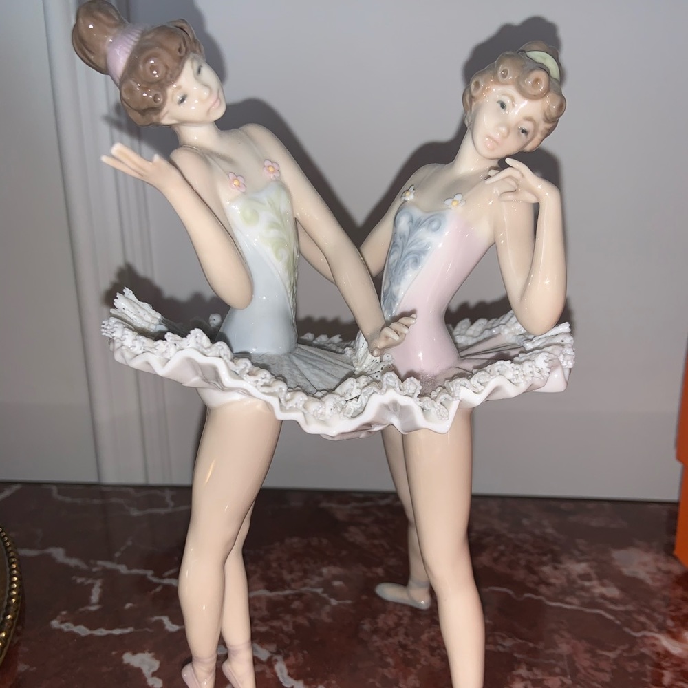Lladro ballerina figurine